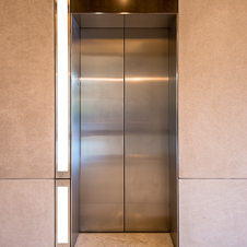  Hình ảnh thu nhỏ của cửa khoang thang máy mở tại 3161 Michelson , Irvine, California